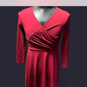 Red Sheath Dress with V-Neck and 3/4 Sleeves